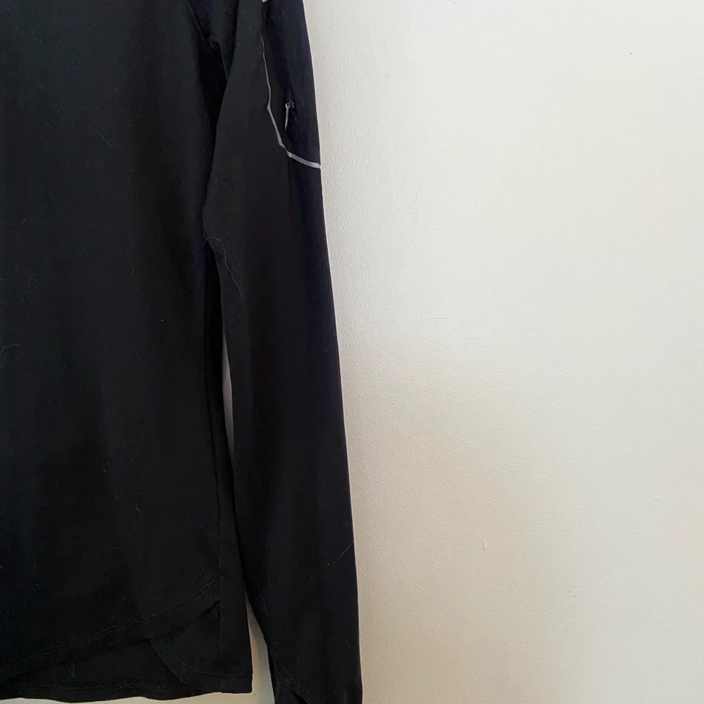 Under Armour Women's Black Long Sleeve Performance Top - Picture 3 of 5